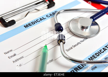 Arzt Stethoskop auf die Gesundheitskarte Stockfoto