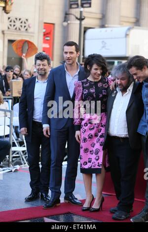 Peter Jackson ist mit einem Stern auf dem Hollywood Walk of Fame geehrt.  Mit: Andy Serkis, Richard Armitage, Evangeline Lilly, Peter Jackson, Elijah Wood wo: Los Angeles, California, Vereinigte Staaten von Amerika bei: Kredit-9. Dezember 2014: Michael Wright/WENN.com Stockfoto