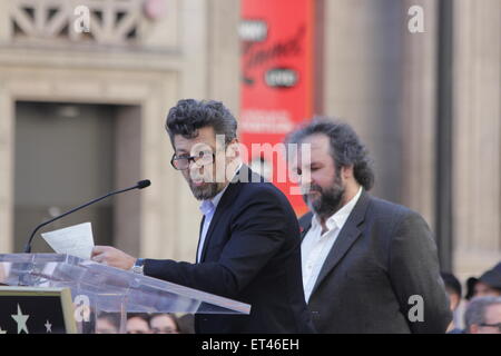 Peter Jackson erhält einen Stern auf dem Hollywood Walk of Fame, verbunden durch die Besetzung von the Hobbit.  Mit: Andy Serkis, wo Peter Jackson: Los Angeles, California, Vereinigte Staaten von Amerika bei: Kredit-8. Dezember 2014: Josiah True/WENN.com Stockfoto