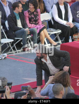 Peter Jackson erhält einen Stern auf dem Hollywood Walk of Fame, verbunden durch die Besetzung von the Hobbit.  Mitwirkende: Peter Jackson wo: Los Angeles, California, Vereinigte Staaten von Amerika bei: Kredit-8. Dezember 2014: Josiah True/WENN.com Stockfoto