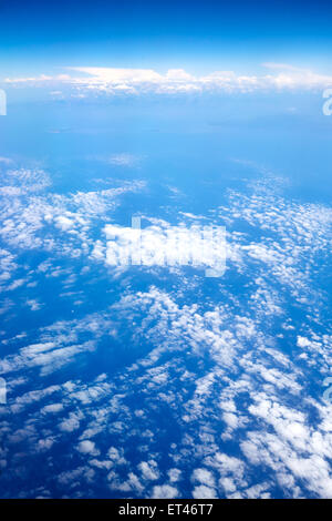 Blick aus dem Flugzeugfenster Stockfoto