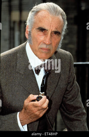 Datei-PICS: Sir Christopher Lee 1922-2015 englischer Schauspieler starb 11. Juni 2015. Sir Christopher Lee ist der erfahrene Schauspieler im Alter von 93 gestorben. Britischer Schauspieler, der seinen Namen Dracula und Frankenstein Monster in der Hammer-Horror-Filme spielen gemacht, in mehr als 250 Filmen mitgewirkt. Er war bekannt für seine schurkischen Rollen, einschließlich Scaramanga in James Bond und bösen Zauberer Saruman in der Herr der Ringe. Der Schauspieler die übrigen Credits zählen The Wicker Man und Star Wars. Bildnachweis: ZUMA Press, Inc./Alamy Live-Nachrichten Stockfoto