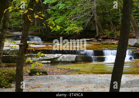 Schöne natürliche Wasserfall Stockfoto