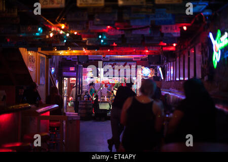 Honky Tonk Bar in Nashville, Bands und Spaß. Stockfoto