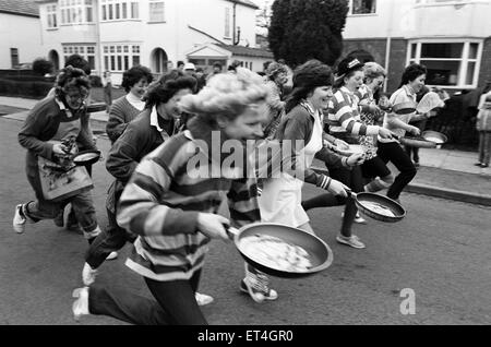 Wainbody Avenue-Pfannkuchen-Rennen. 23. Februar 1982. Stockfoto