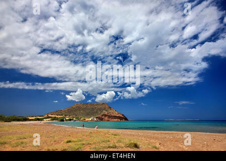 Hiona (oder "Chiona") Strand in der Nähe von Palekastro Dorf, Sitia, Lasithi, Kreta, Griechenland. In den Hintergrund-Kastri-Hügel. Stockfoto