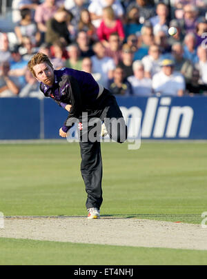 Chelmsford, Großbritannien. 11. Juni 2015. Tom Smith im bowling-Aktion für Gloucester. NatWest T20 Blast. Essex Adler vs. Gloucestershire CCC. Bildnachweis: Aktion Plus Sport/Alamy Live-Nachrichten Stockfoto