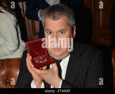 Lemony Snicket Autor Daniel Handler erhält eine Gold-Medaille der Ehrenschutz von der Trinity College Philosophical Society Dublin mit: Daniel Handler wo: Dublin, Irland: 9. Dezember 2014 Credit: WENN.com Stockfoto