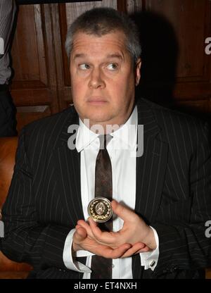 Lemony Snicket Autor Daniel Handler erhält eine Gold-Medaille der Ehrenschutz von der Trinity College Philosophical Society Dublin mit: Daniel Handler wo: Dublin, Irland: 9. Dezember 2014 Credit: WENN.com Stockfoto