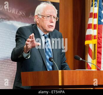 US-Independent-Senator Bernie Sanders hält eine Pressekonferenz, seine Opposition gegen den Kundenwechsel 11. Juni 2015 in Washington, DC zu diskutieren. Stockfoto