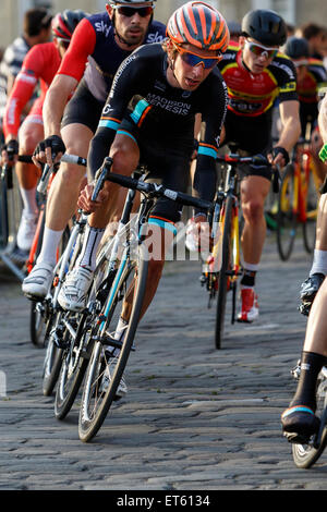 Bath, UK, 11. Juni 2015. Das Madison Genesis-Team im Bild während des letzten Rennens in Bad kommen oben auf die Punktewertung und Pearl Izumi Tour Series zu gewinnen, nach dem Gewinn der Team-Wettbewerb bei der zehnten und letzten Runde im Bad. Bildnachweis: Lynchpics/Alamy Live-Nachrichten Stockfoto