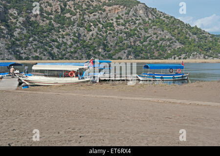 Turtle Beach, Ausflugsschiffe, am Fluss Dalyan, Dalyan, Ägäische Küste, Türkei, Stockfoto