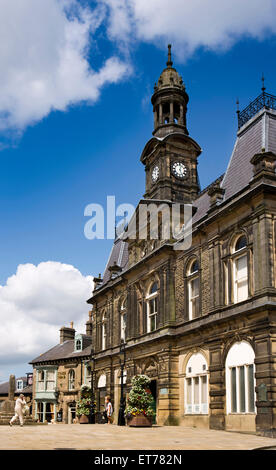 Großbritannien, England, Derbyshire, Buxton, Markt Platz, Rathaus Stockfoto