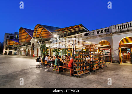 Santa Caterina Markt, von Josep Mas und Josep Buxareu (1848), umgebaut von Enric Miralles und Benedetta Tagliablue (2005). Stockfoto