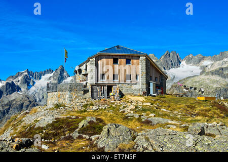 Sewenhütte, Berge hinter von links bis rechts Chli Griessenhorn, grobe Griessenhorn, Stucklistock, Kanton Uri, Schweiz Stockfoto