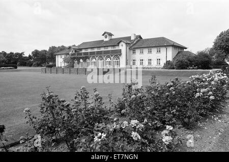 Rowheath Pavillon Zentrum. Heide-Straße, Bournville, Birmingham B30 1HH. 14. Juli 1981. Stockfoto