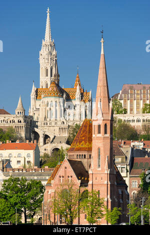 Reformierte Kirche und der Matthiaskirche, Budapest, Ungarn Stockfoto
