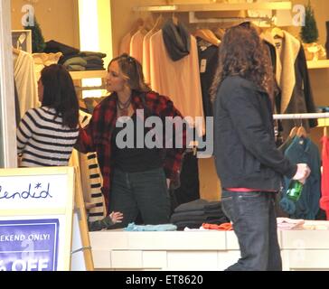 Desperate Housewives, Drea de Matteo nimmt ihre Familie einkaufen bei The Grove mit Hollywood: Drea de Matteo wo: Los Angeles, California, Vereinigte Staaten von Amerika bei: 21. Dezember 2014 Credit: WENN.com Stockfoto