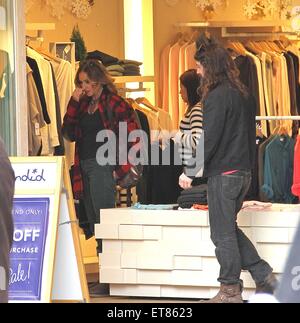 Desperate Housewives, Drea de Matteo nimmt ihre Familie einkaufen bei The Grove mit Hollywood: Drea de Matteo wo: Los Angeles, California, Vereinigte Staaten von Amerika bei: 21. Dezember 2014 Credit: WENN.com Stockfoto