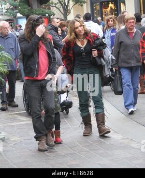 Desperate Housewives, Drea de Matteo nimmt ihre Familie einkaufen bei The Grove mit Hollywood: Drea de Matteo wo: Los Angeles, California, Vereinigte Staaten von Amerika bei: 21. Dezember 2014 Credit: WENN.com Stockfoto