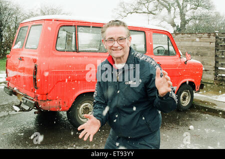 Joe Glynn, Chairman von Stockton Judo Club kämpft immer noch auf, nachdem Vandalen den Club-Mini-Bus verwüstet. Der Club, der über 40 Jahre alt ist, müssen möglicherweise schließen, wenn Joe nicht das Geld, um ein anderes Fahrzeug kaufen finden. Abgebildete 28. März 1995. Stockfoto