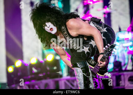 Verona-Italien. 11. Juni 2015. Die US-amerikanische Hard-Rock-Band KISS führt live in der Arena di Verona während der "40th Anniversary Tour" Credit: Rodolfo weitertransferiert/Alamy Live News Stockfoto