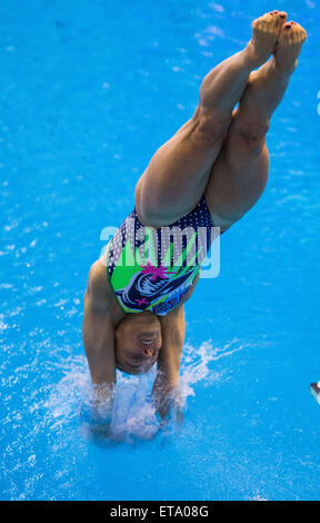 Rostock, Deutschland. 12. Juni 2015. Titelverteidiger Italien Taucher Tania Cagnotto in der Frauen-1 m-Brett Finale in der Tauchen-Europameisterschaften im der Neptunschwimmhalle in Rostock, Deutschland, 12. Juni 2015. Sie behält ihren Titel. Foto: JENS Büttner/DPA/Alamy Live-Nachrichten Stockfoto