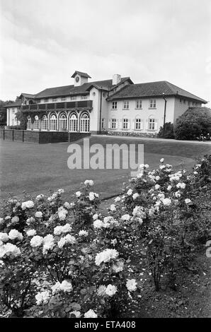 Rowheath Pavillon Zentrum. Heide-Straße, Bournville, Birmingham B30 1HH. 14. Juli 1981. Stockfoto