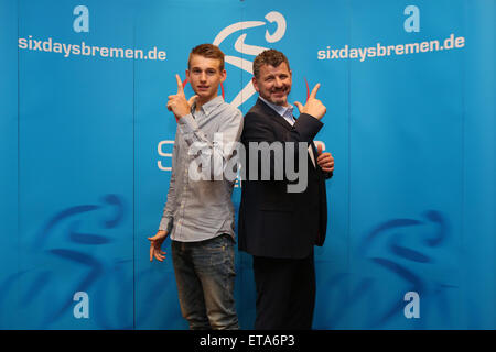 Start der 51. jährliche Bremer Sechstagerennen (Bremer sechs Tage) in der Messe Bremen Featuring: Semino Rossi, Lennard Kaemna wo: Bremen, Deutschland bei: 8. Januar 2015 Credit: WENN.com Stockfoto