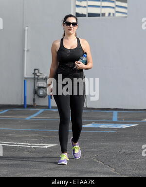 Kelly Brook verlassen der Turnhalle nach einem Workout mit: Kelly Brook Where: Los Angeles, California, Vereinigte Staaten von Amerika bei: Kredit-9. Januar 2015: Cousart/JFXimages/WENN.com Stockfoto