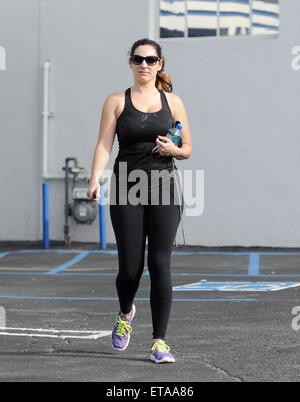 Kelly Brook verlassen der Turnhalle nach einem Workout mit: Kelly Brook Where: Los Angeles, California, Vereinigte Staaten von Amerika bei: Kredit-9. Januar 2015: Cousart/JFXimages/WENN.com Stockfoto