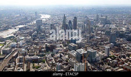 Panoramablick auf das Luftbild von London einschließlich der Stadt, Gherkin, Walkie Talkie Bauen & Cheesegrater, und die Themse, Großbritannien Stockfoto