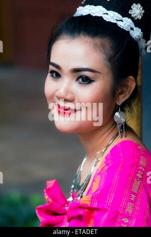 Asien. Thailand, Bangkok. Porträt einer jungen Thai-Mädchen. Stockfoto