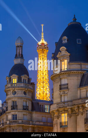 Eiffelturm angesehen von Passy District, Paris, Frankreich Stockfoto