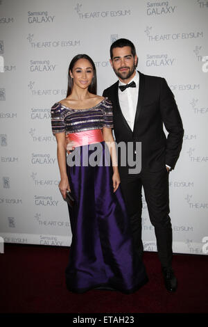 Prominente besuchen besucht die Kunst des Elysium und Samsung Galaxy vorhanden Marina Abramovic Himmel im Hangar 8 in Santa Monica.  Mitwirkende: Cara Santana, Jesse Metcalfe Where: Los Angeles, California, Vereinigte Staaten von Amerika bei: Kredit-11. Januar 2015: Brian To/WENN.com Stockfoto
