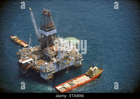 Die mobilen Offshore-Bohreinheit Development Driller II in den Prozess der Bohren einer Erleichterung bei der BP Deepwater Horizon Oil Spill Katastrophe Website 12. Juni 2010 im Golf von Mexiko. Stockfoto