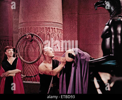 Anne Baxter, Yul Brynner, am Set des Films "Die zehn Gebote", 1956 Stockfoto