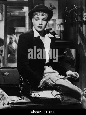 Simone Signoret, am Set des Films "Zirkuszelten", 1950 Stockfoto