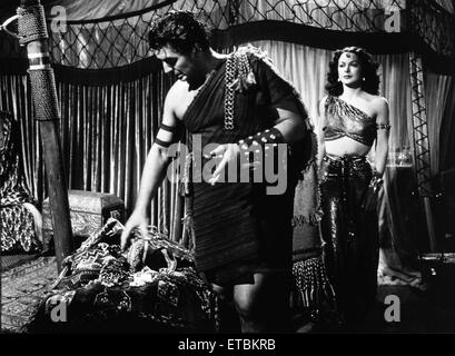 Victor Mature, Hedy Lamarr, am Set des Films "Samson und Delilah", 1949 Stockfoto