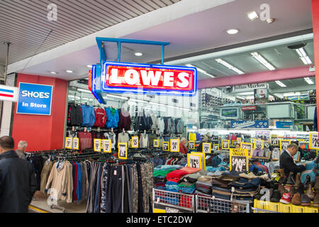 Lowes Bekleidungsgeschäft im Stadtzentrum von George Street Sydney, NSW, Australien Stockfoto