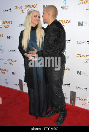 LOS ANGELES, CA - 20. April 2015: Evan Ross, Sohn von Diana Ross & Frau Ashlee Simpson bei der Premiere seines Films "Just bevor ich gehen" am Arclight Theater, Hollywood. Stockfoto