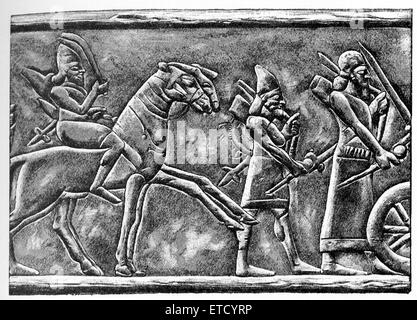 Das Relief zeigt einen assyrischen Reiter mit einem Schwert bewaffnet. Es wurde im frühen 20. Jahrhundert, von einem Flachrelief aus Bronze auf dem Tor von Balawat von Faucher-Gudin gezeichnet. Das ursprüngliche Bronzerelief gestaltet das Tor am Palast des assyrischen Herrschers Shalmanesar III (c. 859 – 824 v. Chr.) an Balawat im heutigen nördlichen Irak. Hier der assyrische Künstler hat gezeigt, Kopf und Beine des zweiten Pferdes im Profil hinter dem ersten, aber er hat vergessen, den Rest seines Körpers, und auch der Mann Reiten zu vertreten. Stockfoto