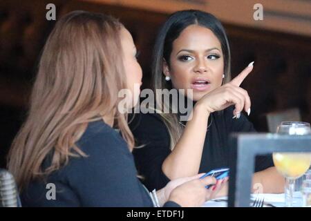 Christina Milian hat Mittagessen mit Freunden im Porta Via Bistro mit Beverly Hills: Christina Milian wo: Los Angeles, California, Vereinigte Staaten von Amerika bei: 23. Januar 2015 Credit: WENN.com Stockfoto