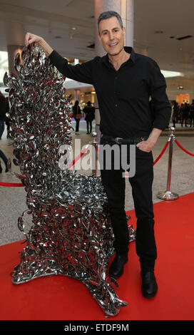 Uri Geller beherbergt einen Löffel biegen Meisterklasse sowie die Geheimnisse hinter seine Fähigkeit, Löffel verbiegen, Uri wird versucht, seinen millionsten Löffel verbiegen! Bei Westfield London, Shepherds Bush geführt  Mitwirkende: Uri Geller wo: London, Vereinigtes Königreich bei: Kredit-24. Januar 2015: Phil Lewis/WENN.com Stockfoto