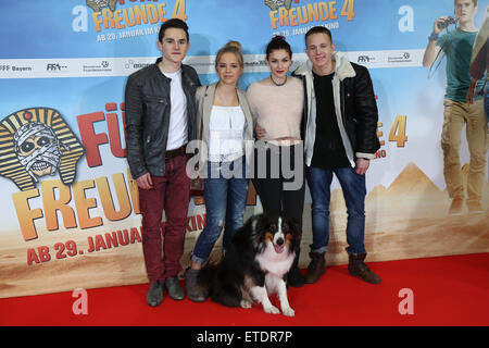 Premiere von "Fuenf Freunde 4" im CinemaxX-Kino mit: Quirin Oettl, Neele Marie Nickel, Valeria Eisenbart, Justus Schlingensiepen, Filmhund Timmy Where: München, Deutschland: Kredit-25. Januar 2015: Franco Gulotta/WENN.com Stockfoto