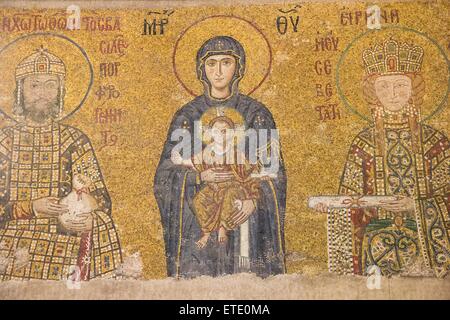 Hagia Sophia ist eine ehemalige griechisch-orthodoxe patriarchalischen Basilika, später eine kaiserliche Moschee und heute ein Museum in Istanbul, Türkei. Stockfoto