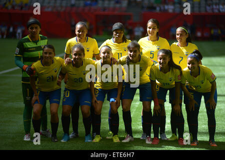 Vancouver, Kanada. 12. Juni 2015. Spieler von Ecuador posieren vor dem Spiel der Gruppe C zwischen der Schweiz und bei der 2015 FIFA Frauen WM in Vancouver, Kanada, Ecuador auf 12. Juni 2015. Die Schweiz gewonnen 10-1 Credit: Sergei Bachlakov/Xinhua/Alamy Live News Stockfoto