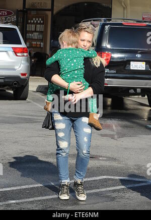 Hilary Duff hat einen schlechten Tag in Studio City mit ihrem Sohn Luca Comrie Featuring: Hilary Duff, Luca Comrie wo: Los Angeles, California, Vereinigte Staaten von Amerika bei: 31. Januar 2015 Credit: WENN.com Stockfoto