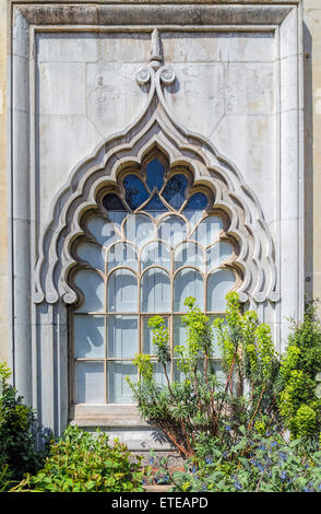 Architekturdetail des Fensters der Royal Pavilion, eine ehemalige königliche Residenz in Brighton, East Sussex, England, UK. Stockfoto