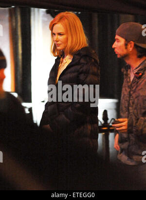 Nicole Kidman und Julia Roberts am Set von "The Secret In Their Eyes". Julia Roberts traten Ehemann Danny Moder am Set.  Mitwirkende: Nicole Kidman Where: Los Angeles, California, Vereinigte Staaten von Amerika bei: Kredit-4. Februar 2015: Cousart/JFXimages/WENN.com Stockfoto